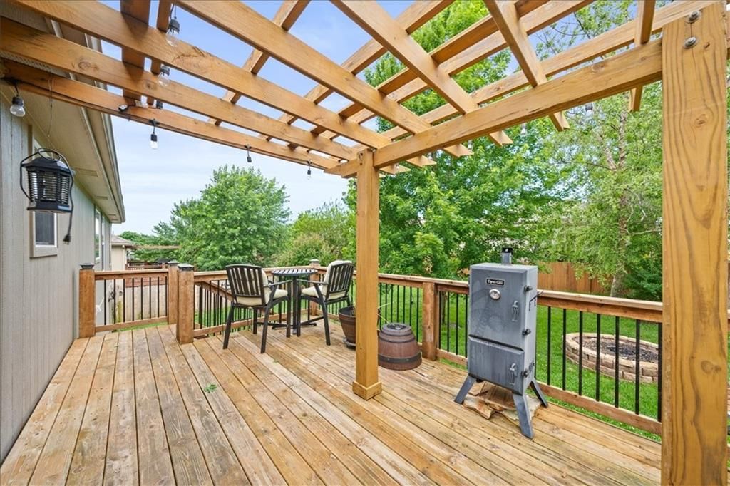 958 NW Maplewood Court — photo 26