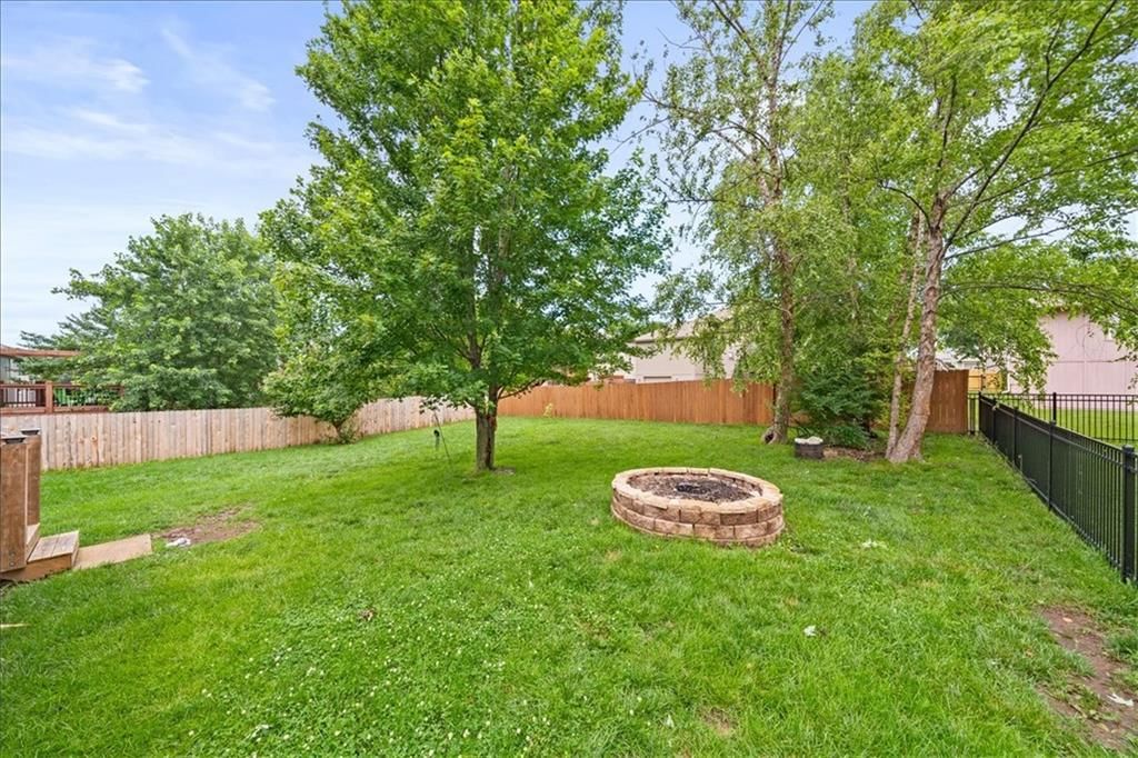958 NW Maplewood Court — photo 27