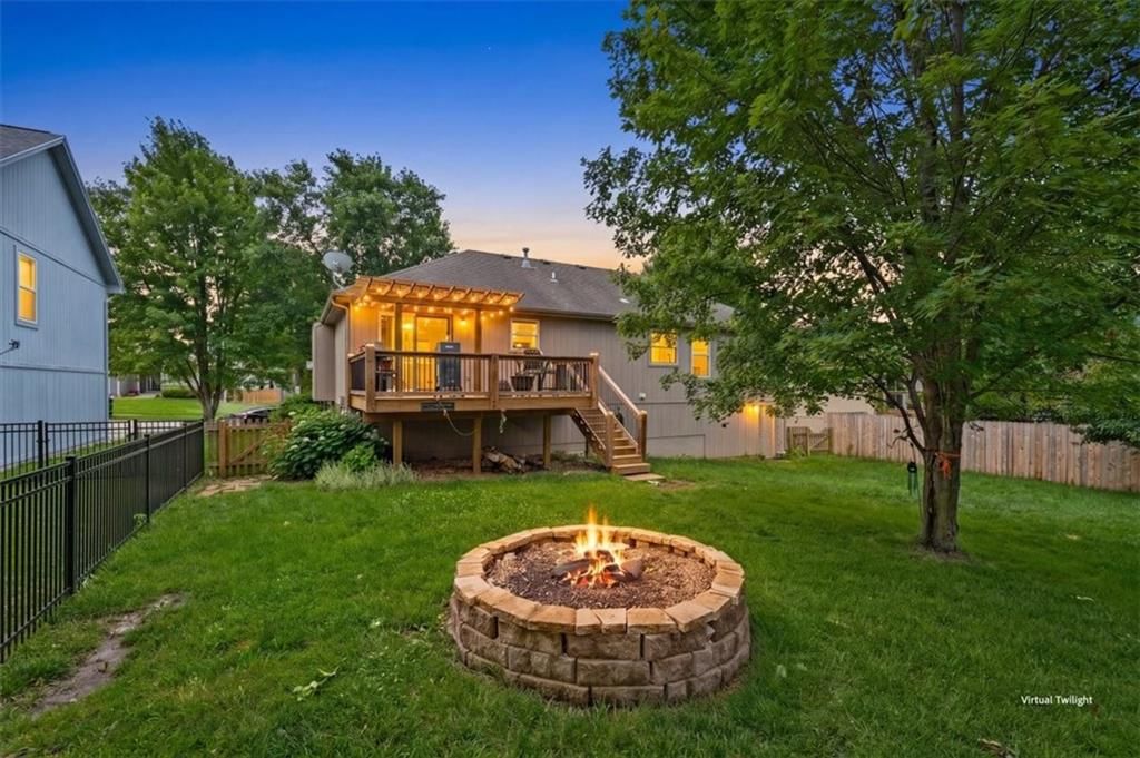 958 NW Maplewood Court — photo 28