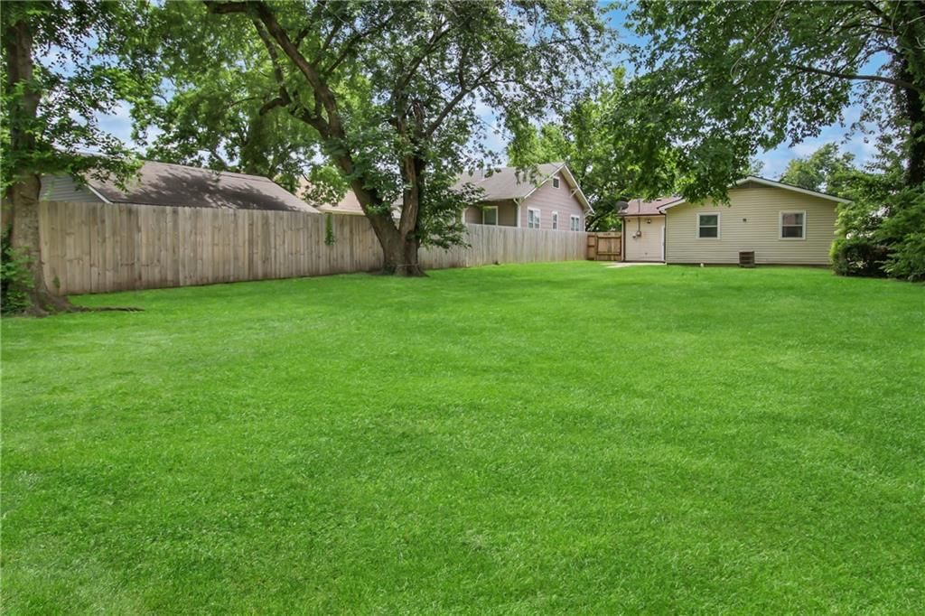 2727 Crawford Avenue — photo 19