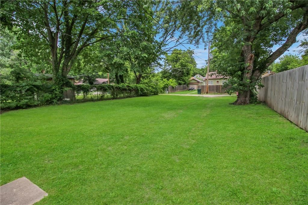 2727 Crawford Avenue — photo 21