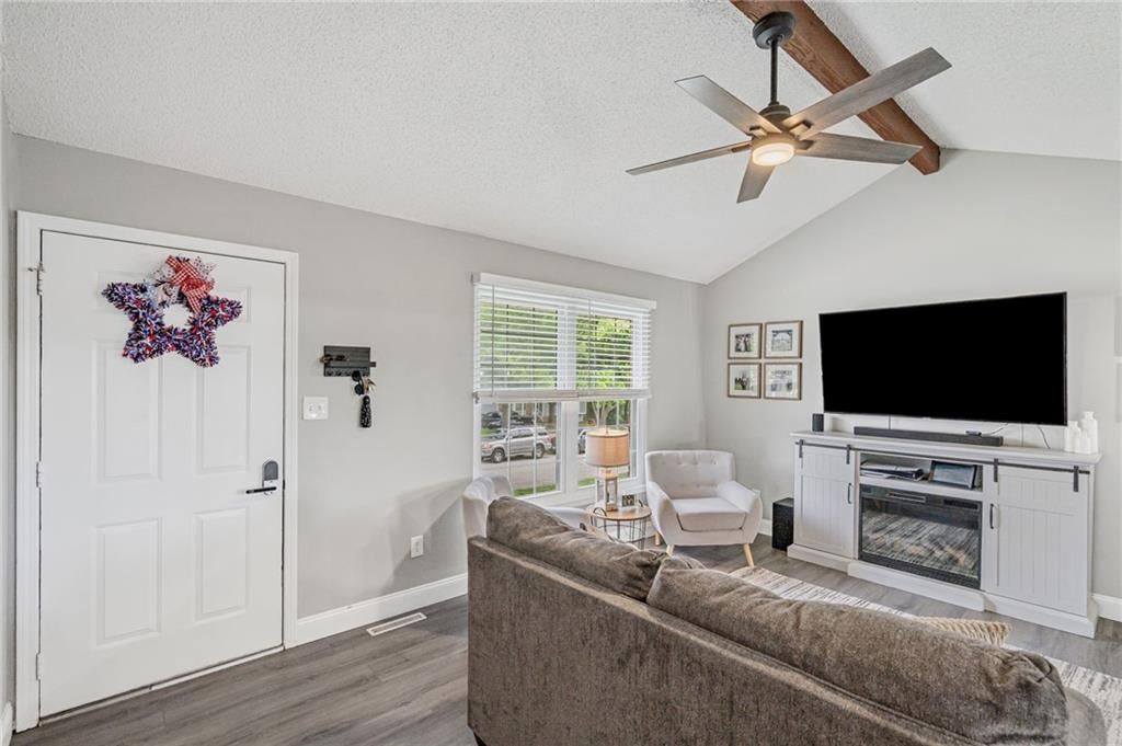 716 Redwood Lane — photo 4