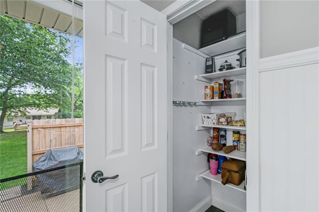 716 Redwood Lane — photo 10