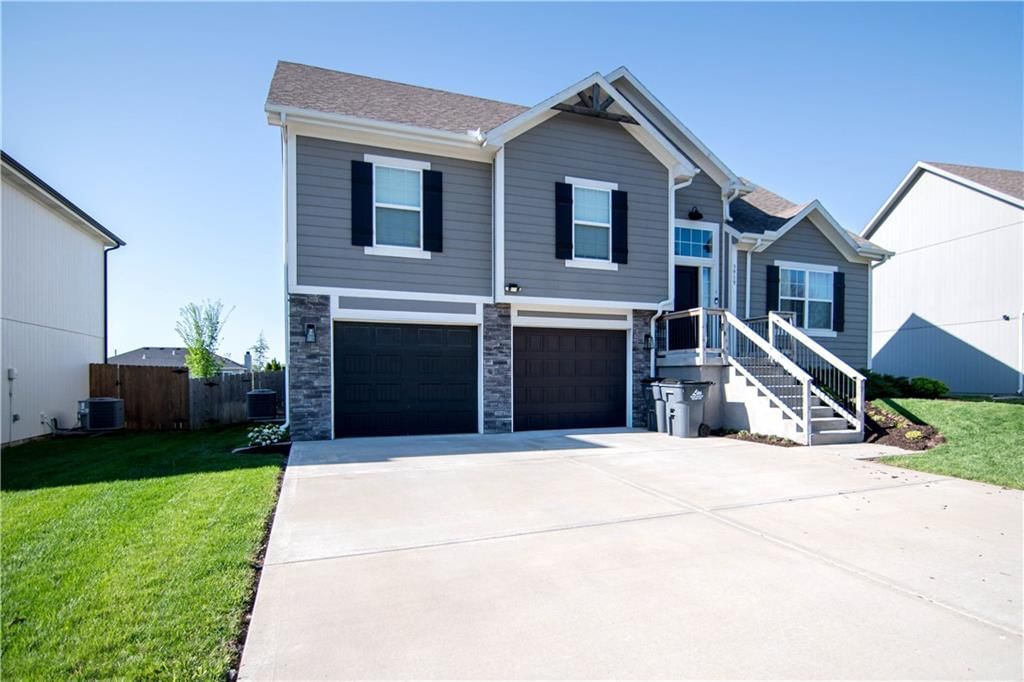 3919 Valley Forge Drive — photo 2