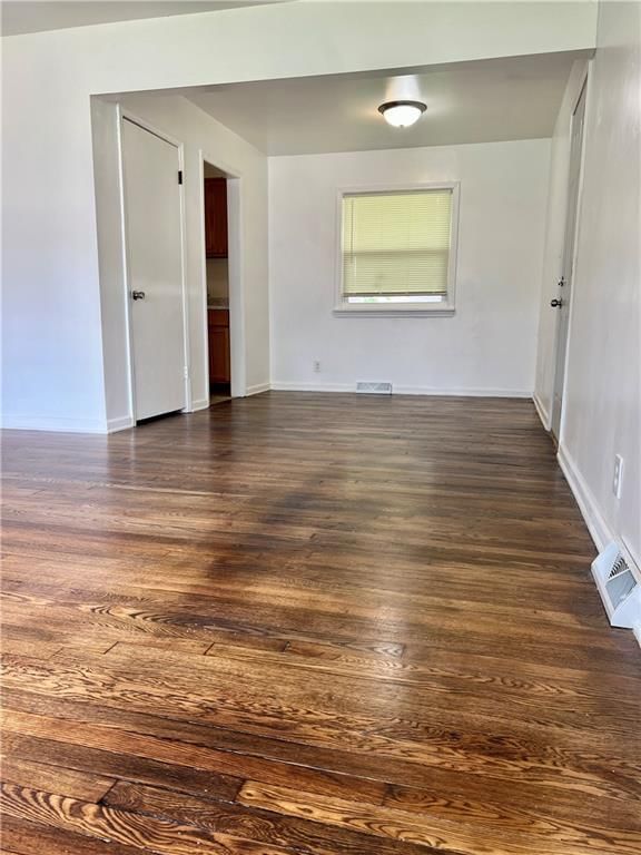 204 N Park Drive — photo 3