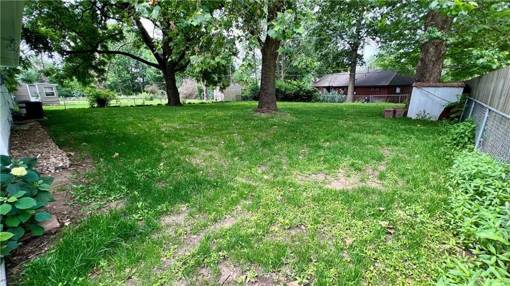 204 N Park Drive — photo 35