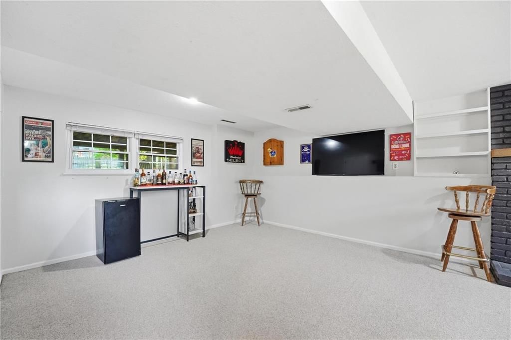 1037 S Valley Road — photo 15