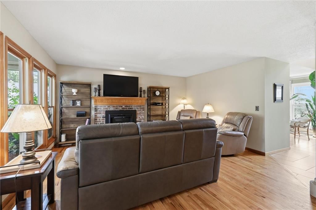 1117 Williamsburg Court — photo 5
