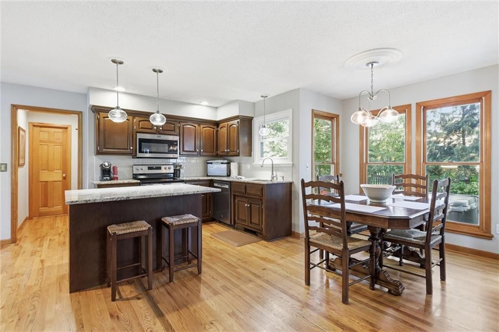 1117 Williamsburg Court — photo 12