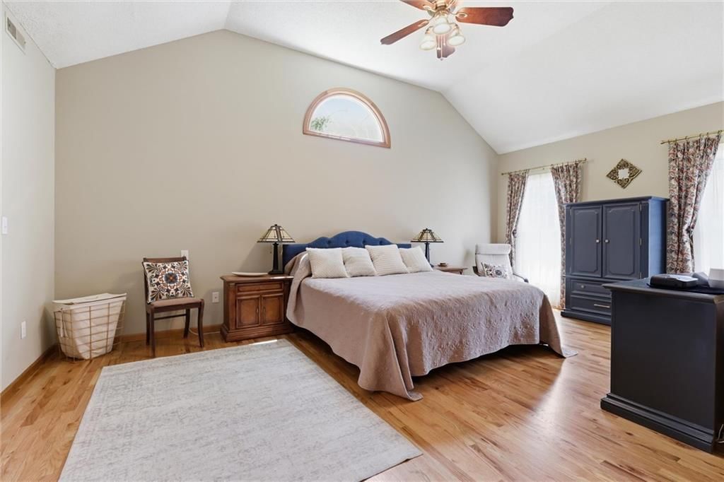 1117 Williamsburg Court — photo 20