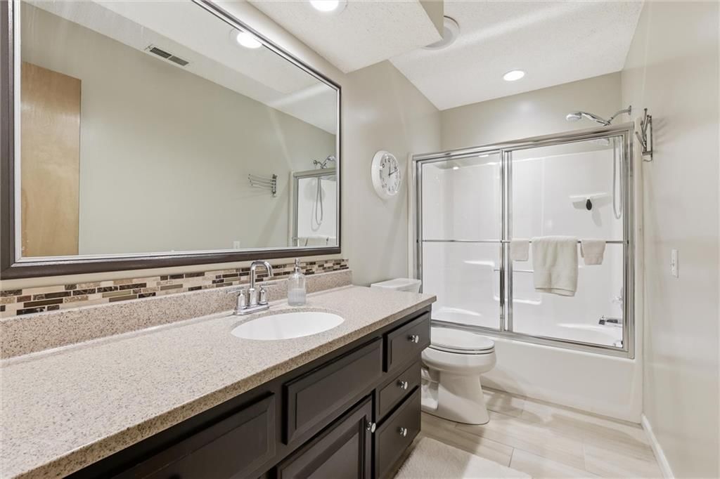 1117 Williamsburg Court — photo 28