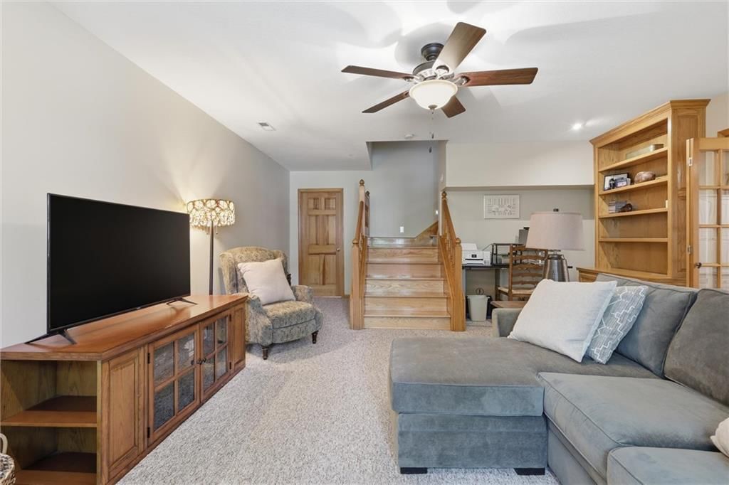 1117 Williamsburg Court — photo 31