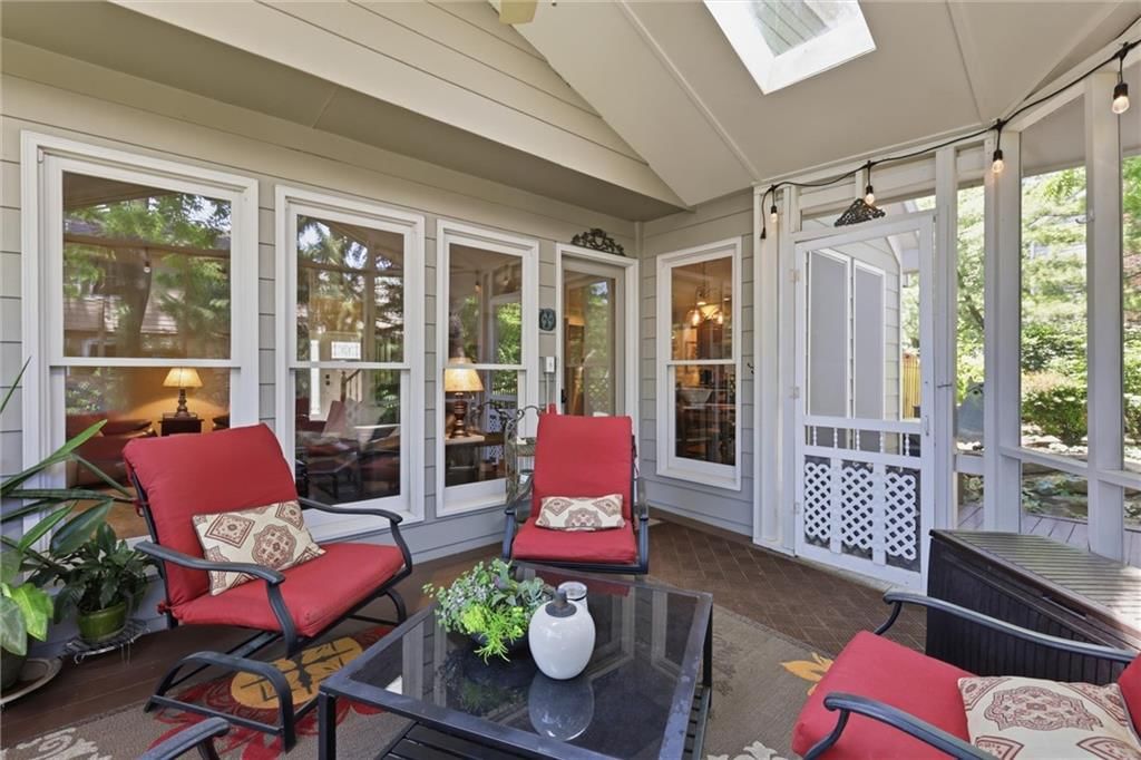 1117 Williamsburg Court — photo 37