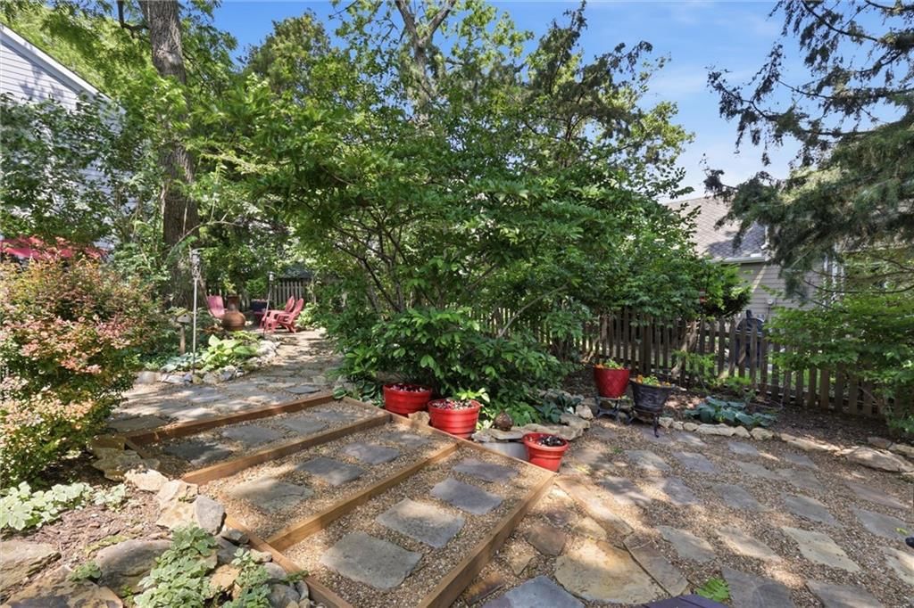 1117 Williamsburg Court — photo 43
