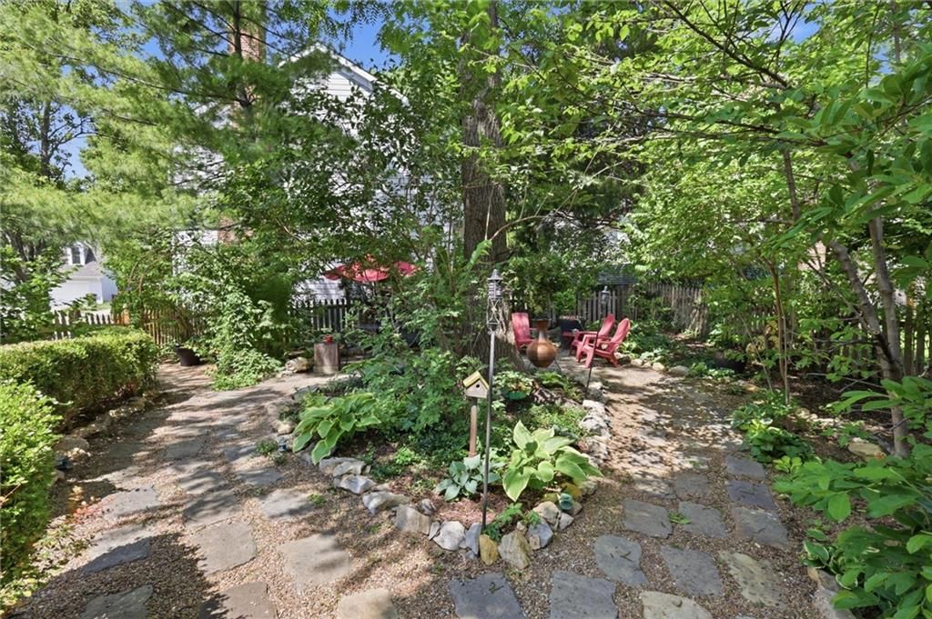 1117 Williamsburg Court — photo 44