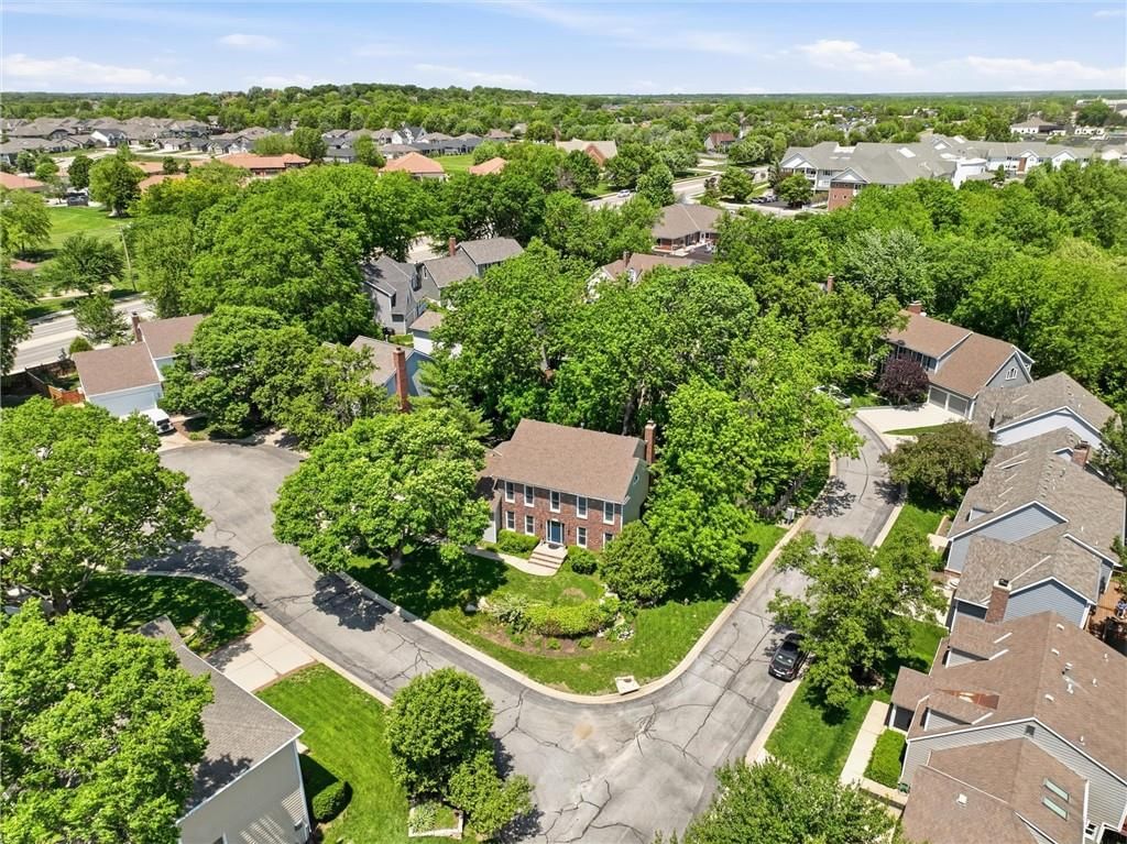 1117 Williamsburg Court — photo 46