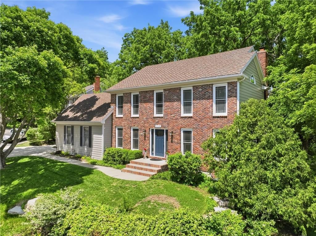 1117 Williamsburg Court, Lawrence, KS: listing photo 2