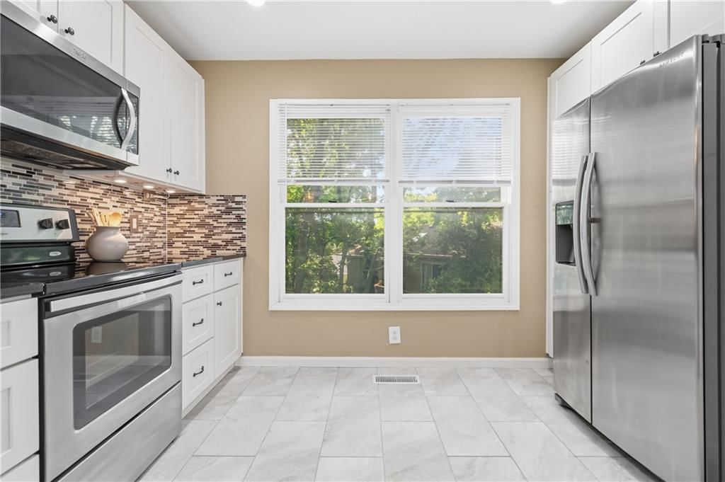 4823 N Beacon Avenue — photo 8