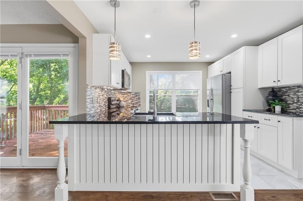 4823 N Beacon Avenue — photo 12