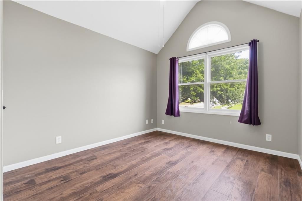 4823 N Beacon Avenue — photo 16