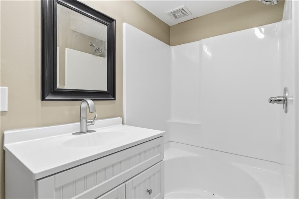4823 N Beacon Avenue — photo 26