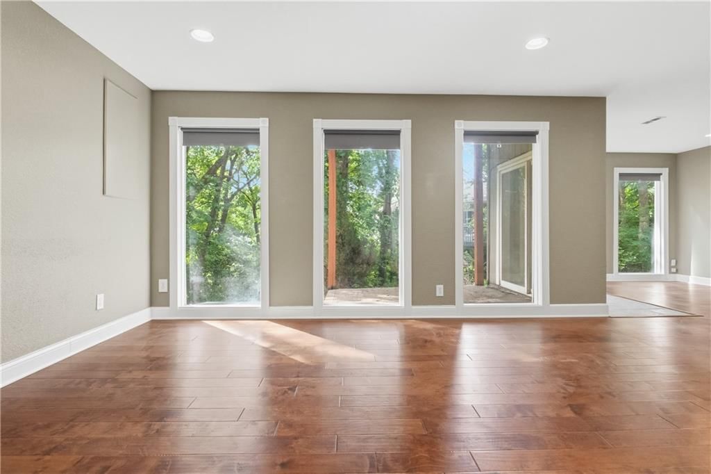 4823 N Beacon Avenue — photo 28
