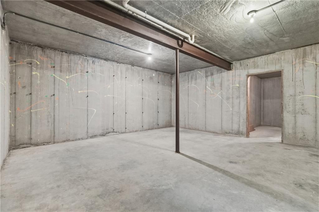 4823 N Beacon Avenue — photo 32