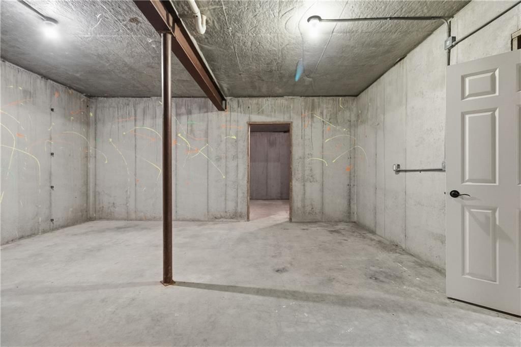 4823 N Beacon Avenue — photo 33
