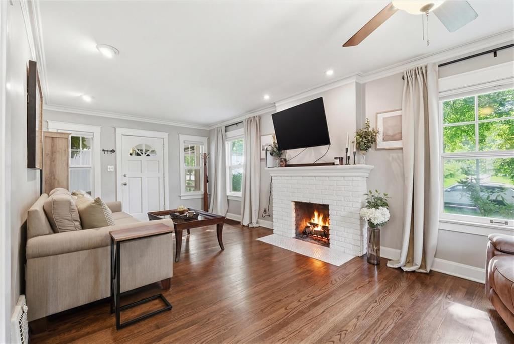 5827 Holmes Street — photo 8