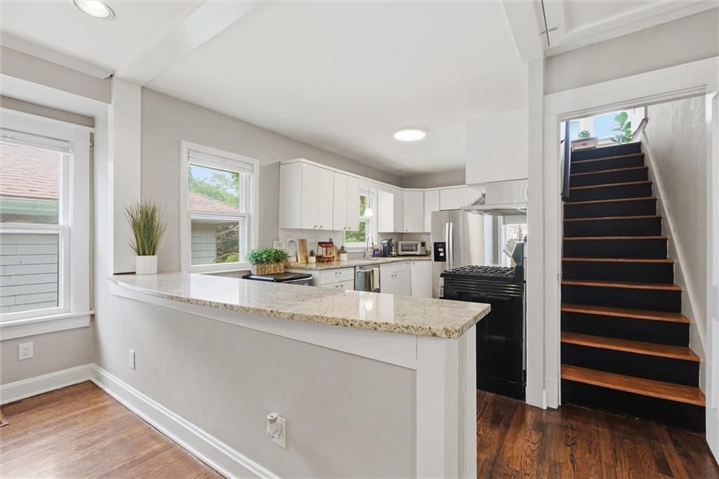 5827 Holmes Street — photo 10
