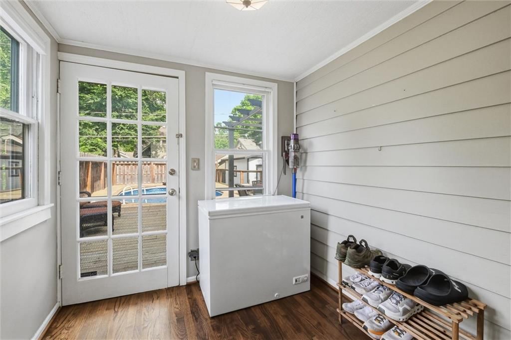 5827 Holmes Street — photo 28