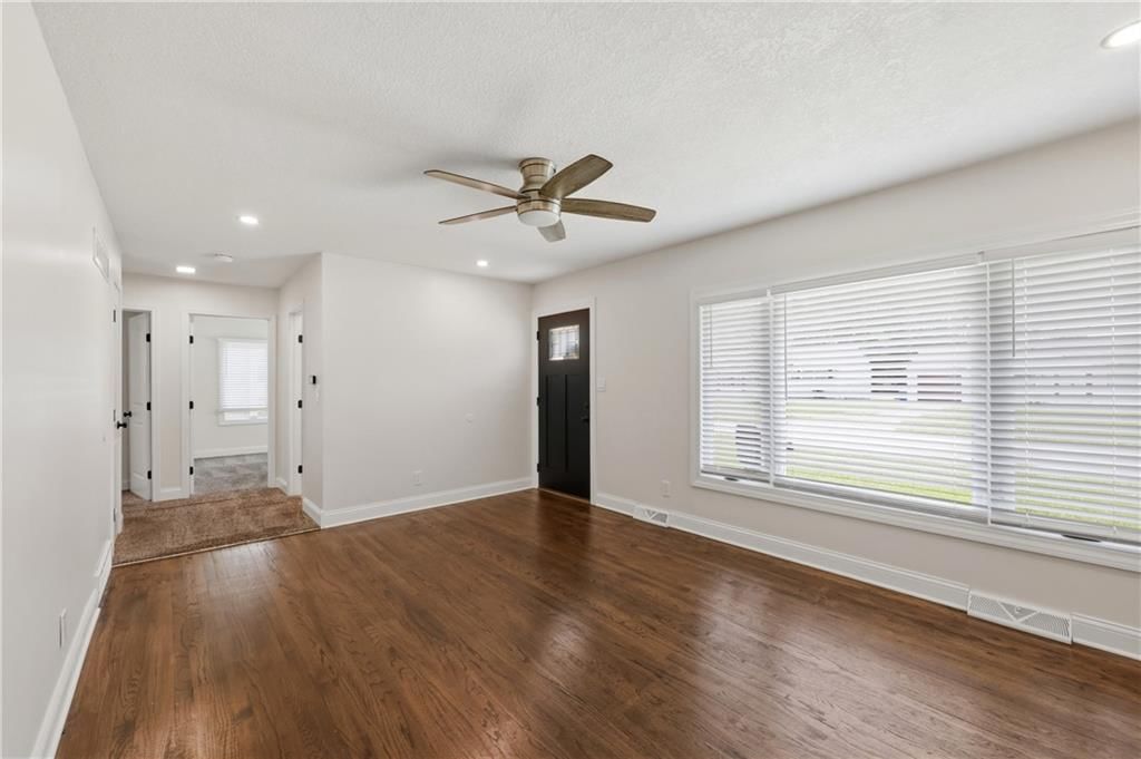 12718 W 92 Street — photo 5