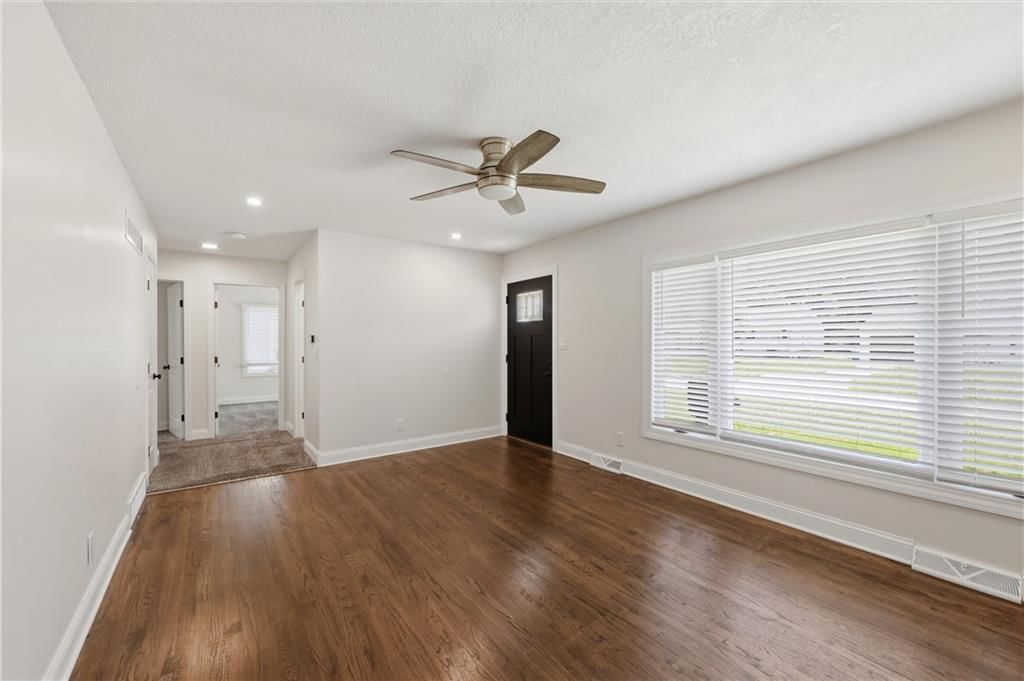 12718 W 92 Street — photo 10