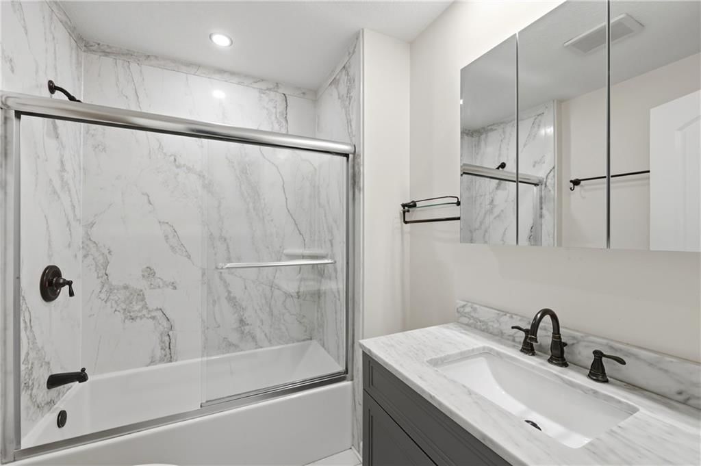 12718 W 92 Street — photo 11
