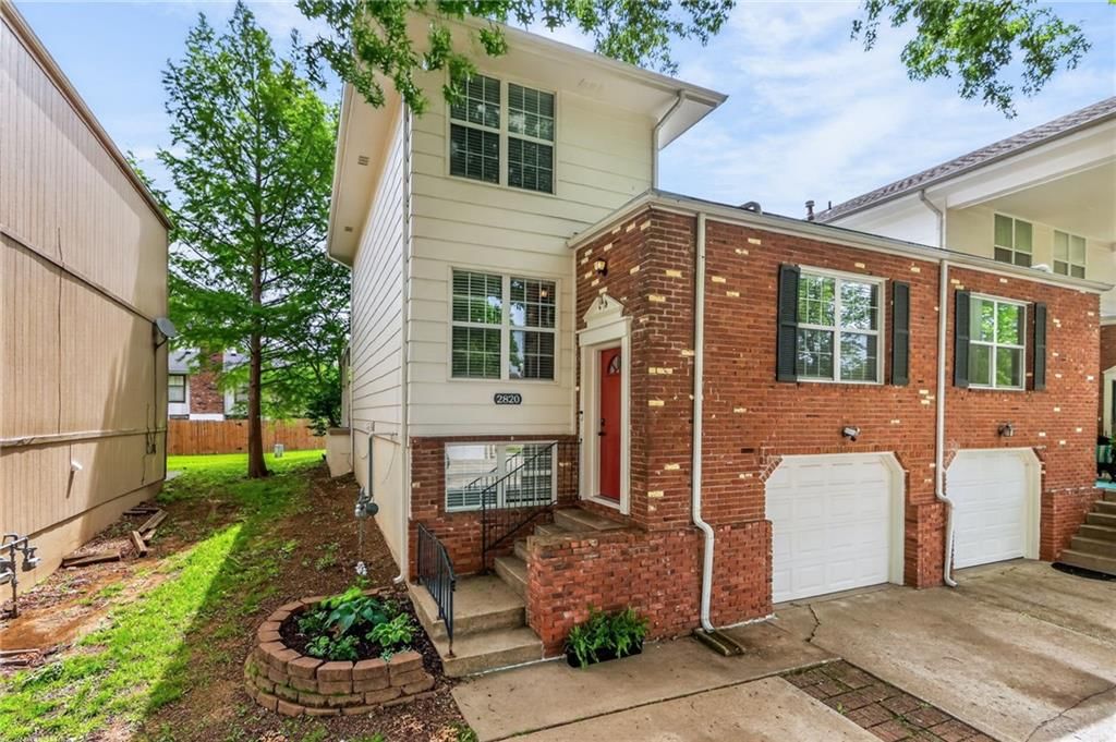 2820 NW 5th Street W, Blue Springs, MO