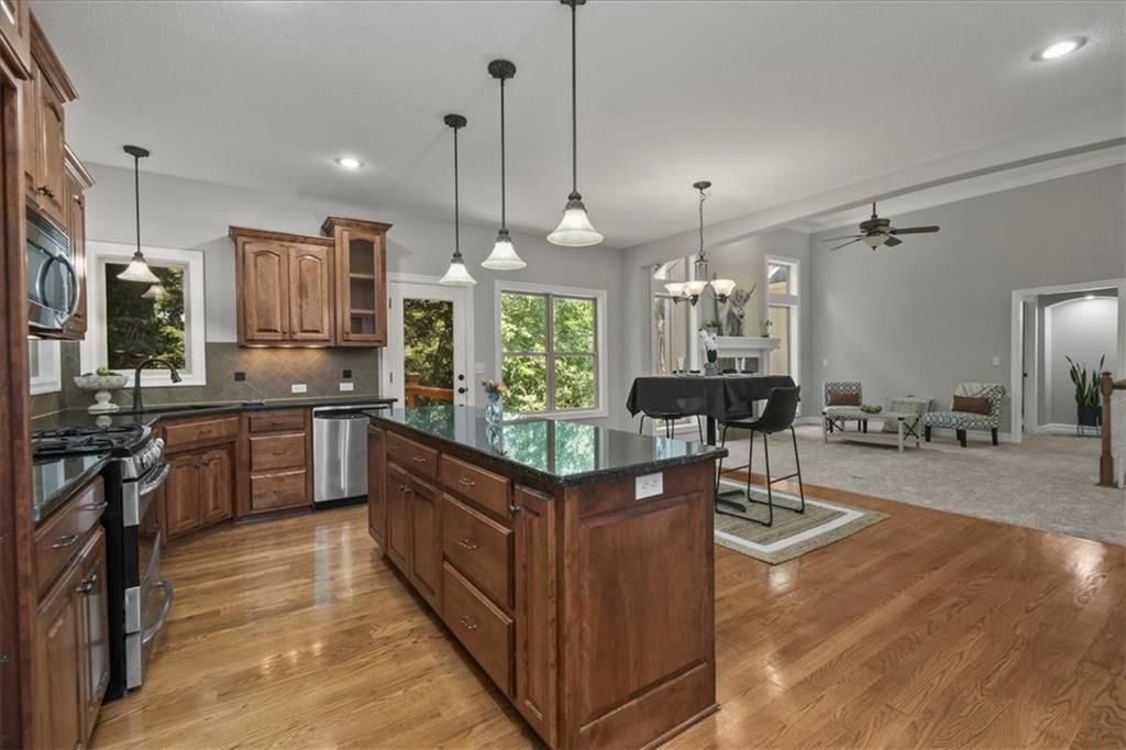 9014 N St Clair Avenue — photo 8