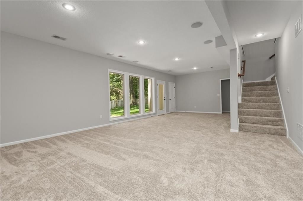 9014 N St Clair Avenue — photo 19