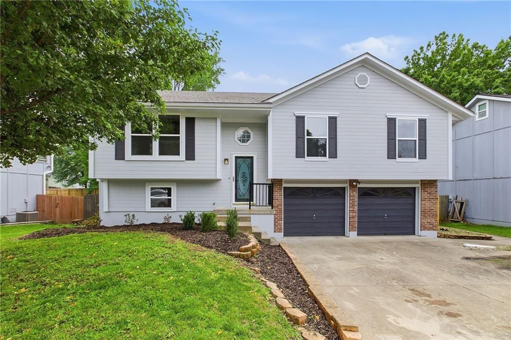 1130 SW Eastman Court — photo 1