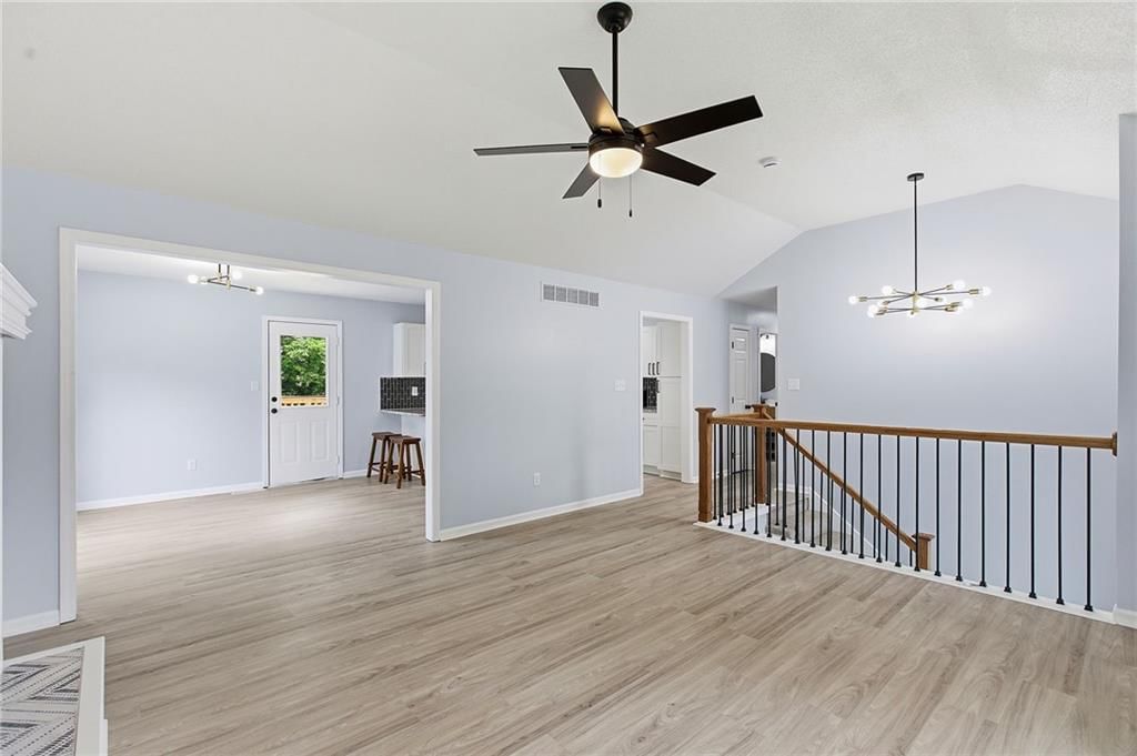 1130 SW Eastman Court — photo 8
