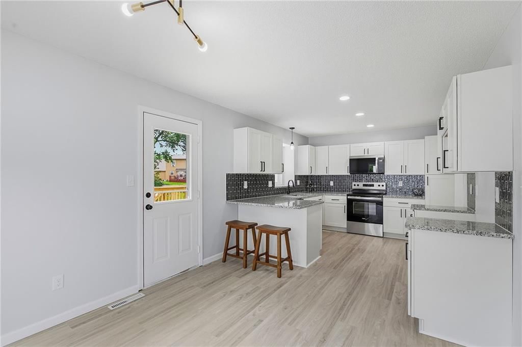 1130 SW Eastman Court — photo 11