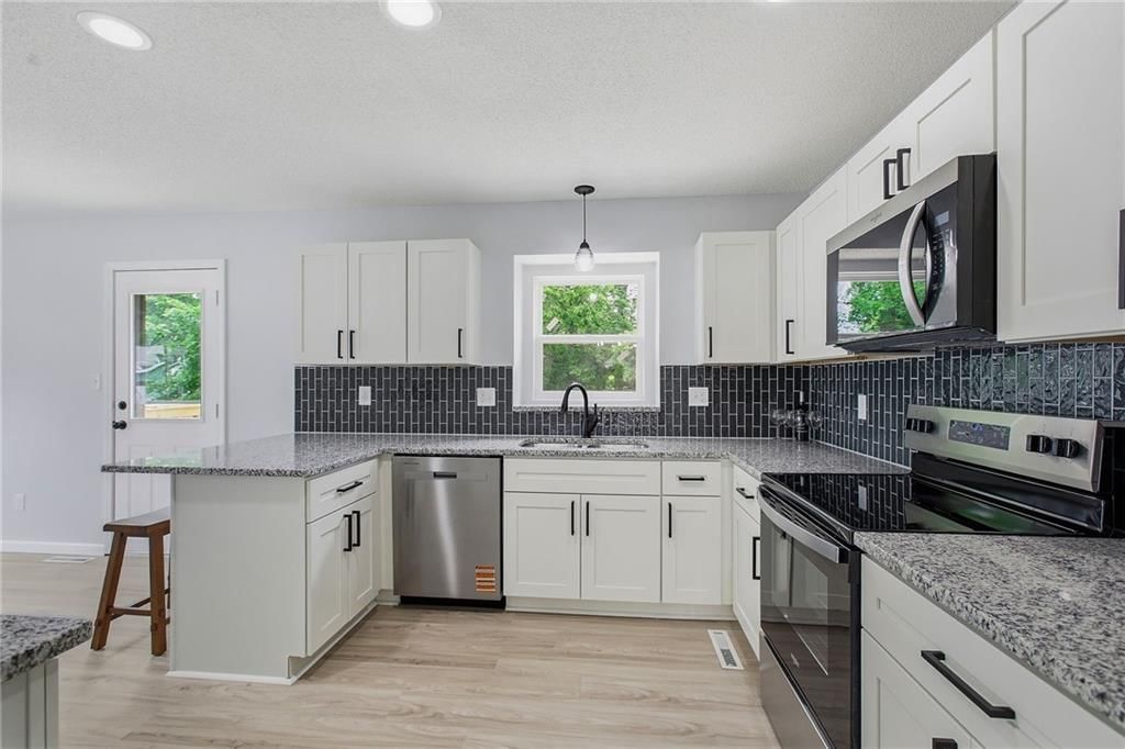 1130 SW Eastman Court — photo 15