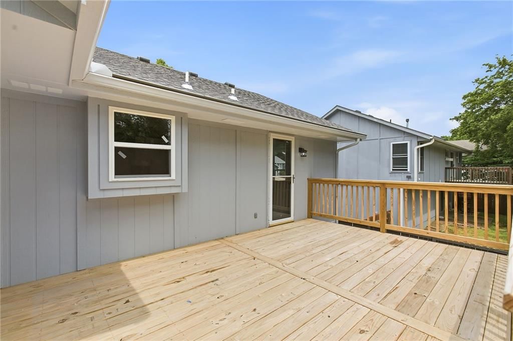 1130 SW Eastman Court — photo 37