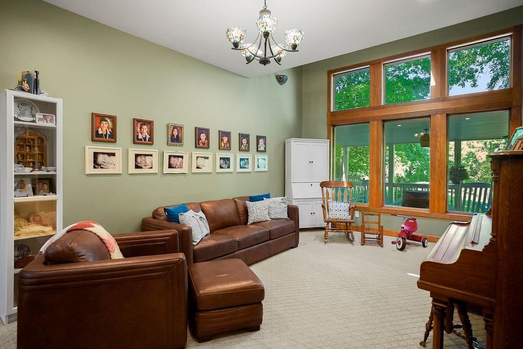 200 N Metcalf Road — photo 4
