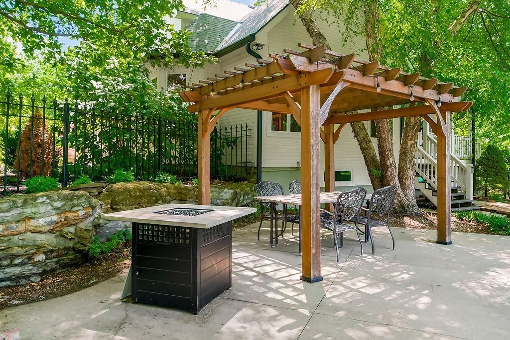 200 N Metcalf Road — photo 41