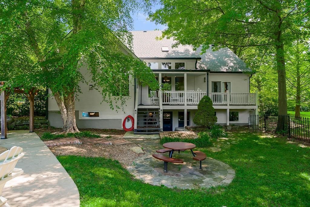 200 N Metcalf Road — photo 49