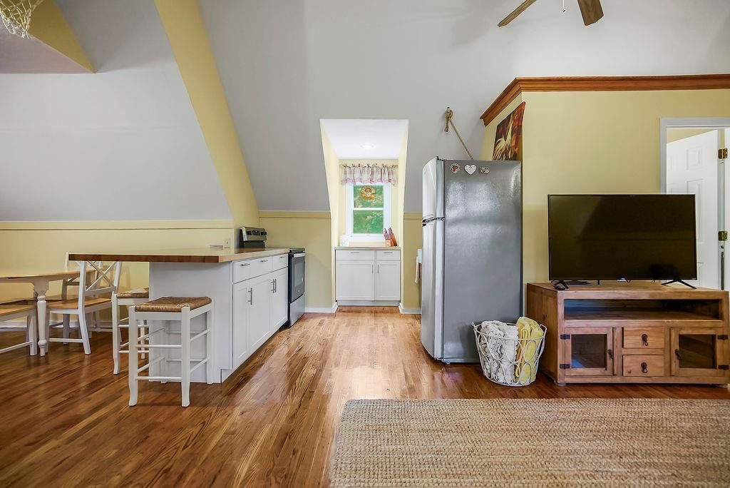 200 N Metcalf Road — photo 52