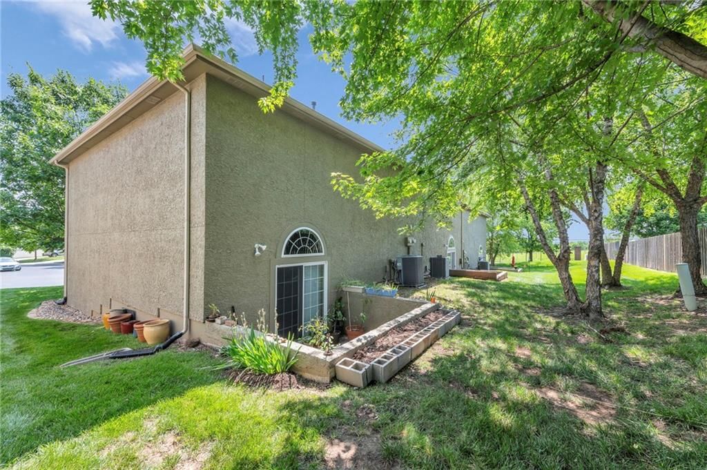 15828 W 61 Street — photo 16