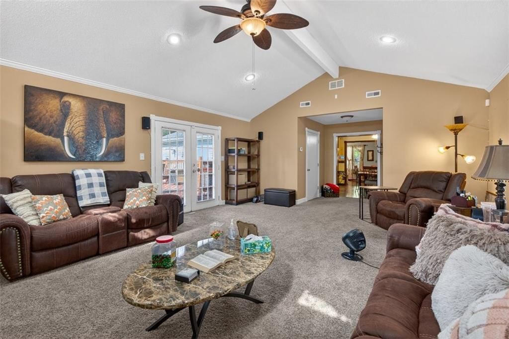 6204 Hedges Avenue — photo 4