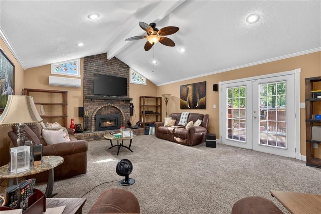 6204 Hedges Avenue — photo 5