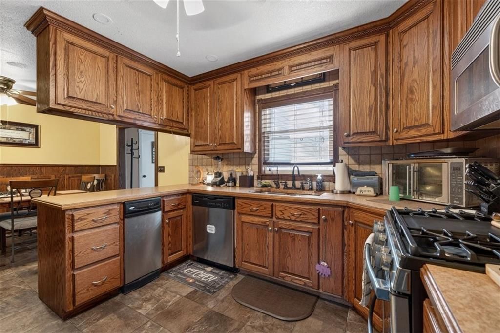6204 Hedges Avenue — photo 12